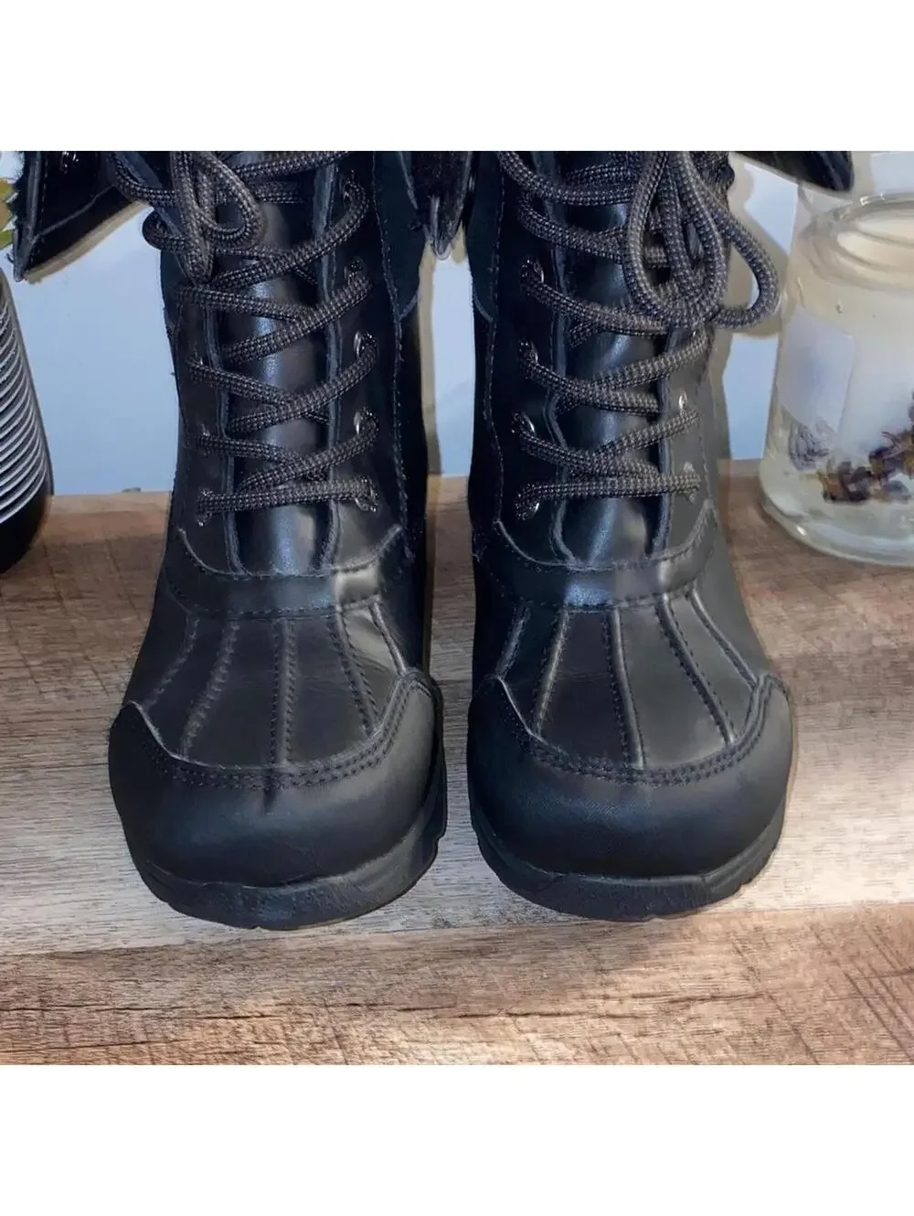 NWOT!! UGG Little Kids Unisex Black Butte II CWR Lace-Up Winter Boots Size 3